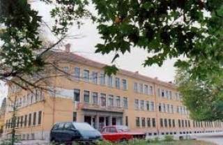 Здраво рамо на ОУ "Христо Смирненски" дава ръководството на община Ямбол.