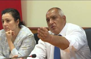 БОРИСОВ В ПАЗАРДЖИК:"...НАСИЛА НЯМА НИКОЙ ДА НАКАРАМЕ ..." Ами мерките, ами чл. 139а от ЗВМД, дето...?