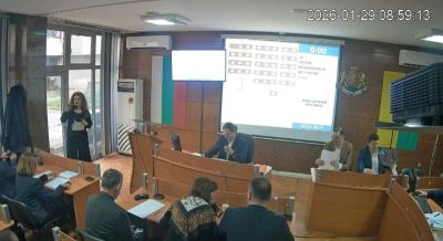 В 9.40 ч. приключи, започналото в 9.00 ч. ВСИЧКИ РЕШЕНИЯ