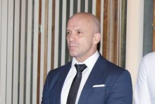 Реновират ямболския Дядо Коледа и Снежанката