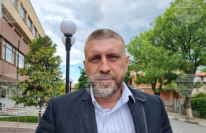 Този твърди, че няма риск от недостиг на вода,  2 ИИ изчисляват ДРУГО!/