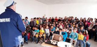 Урок по пътна безопасност и първа помощ