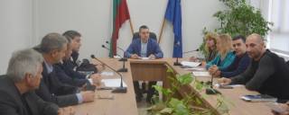 В община Ямбол ще бъдат осветени ПОВДИГНАТИТЕ пешеходни пътеки.