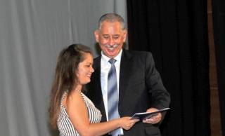 Победителката /и есето й / в конкурса на ОД на МВР Ямбол - "Полицаят в мен"