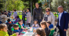 Деца боядисваха великденски яйца, Община Ямбол и ПГТ „Алеко Константинов“ – Ямбол подариха повече от 700 козунака