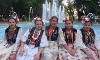 Самодейците от ансамбъл „КАБИЛЕ“ при НЧ „Напредък-1930"