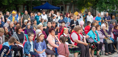 Близо 7000 лева събра благотворителният концерт и пазар в село Роза