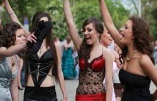 Баловете почват. Кога и къде в Ямбол, бяха своевременни и любезни