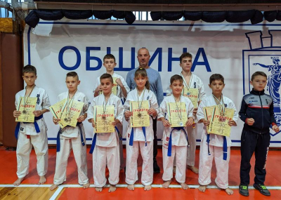 Десет медала завоюваха каратистите от Спортен клуб „Киокушин Ямбол“ от