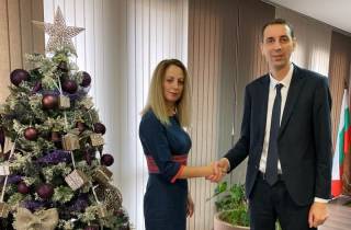 Община Ямбол със съдействието на "Белла България“ даряват 5000 кори за баница на пенсионери и нуждаещи се