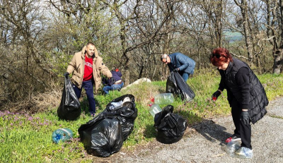 Кандидати от „Прогресивна България“ чистиха на Бакаджиците