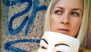 Избори…Или времето, когато всички слагат маски