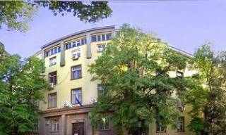 За "полицейска акция" от балкона кацнали 2200 лева...