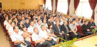 Служителите от Областна дирекция на МВР – Ямбол отбелязаха своя професионален празник на тържествено събрание.