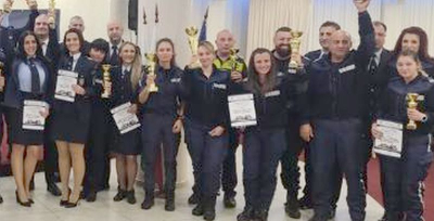 Ямболските пътни полицайки – трети в страната./от участвалите/