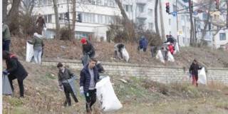 На Атанасовден, ученици и граждани се включиха в инициативата на /2 видео/